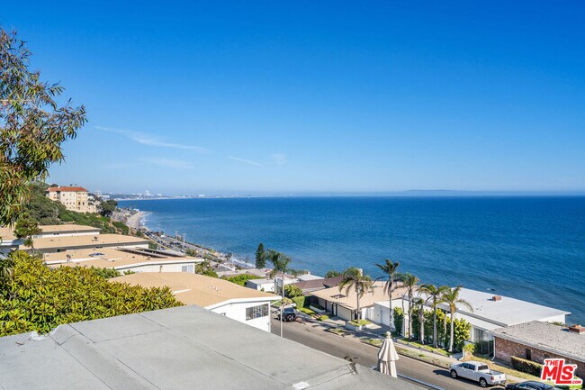 Building Photo - 18125 Coastline Dr