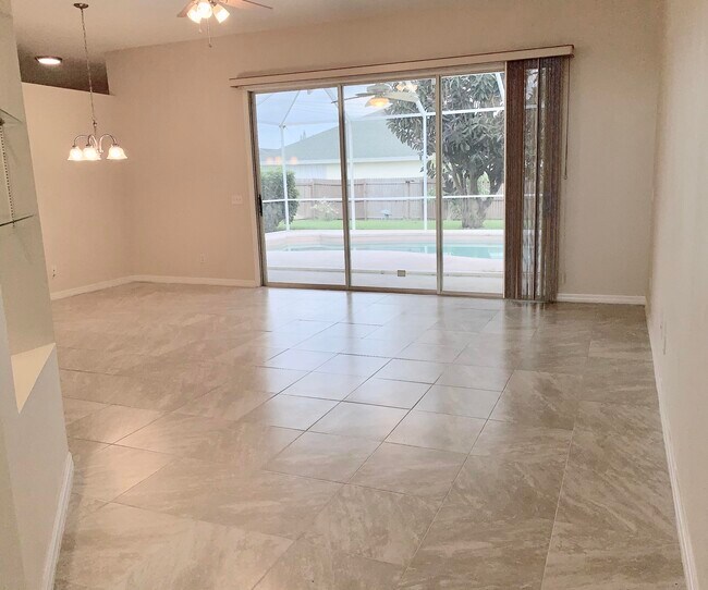 Foto del edificio - 1544 SE North Blackwell Dr