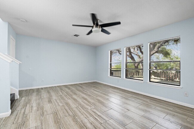 Building Photo - 16074 Walnut Creek Dr, San Antonio, TX 78247