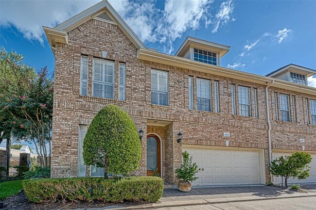 Building Photo - 2810 Briarhurst Park