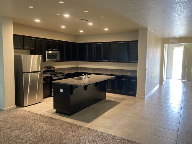 Building Photo - Beautiful 3-bedroom Merced Home