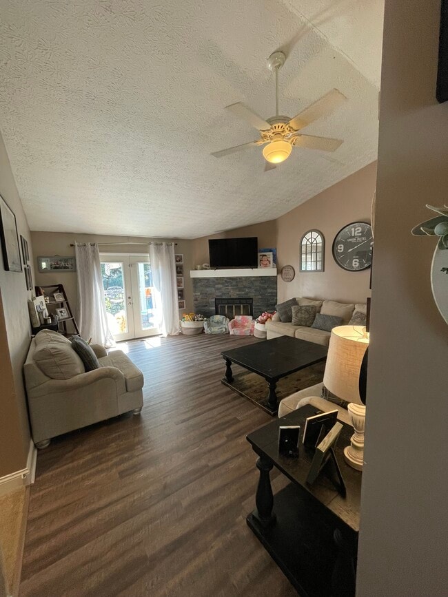 Living Room - 3150 Bolger Ct