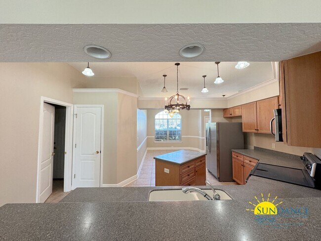 Foto del edificio - Beautiful Home in a gated community in Mar...