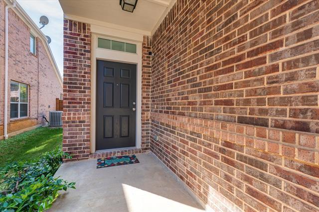 Foto del edificio - 1413 Ravenwood Dr