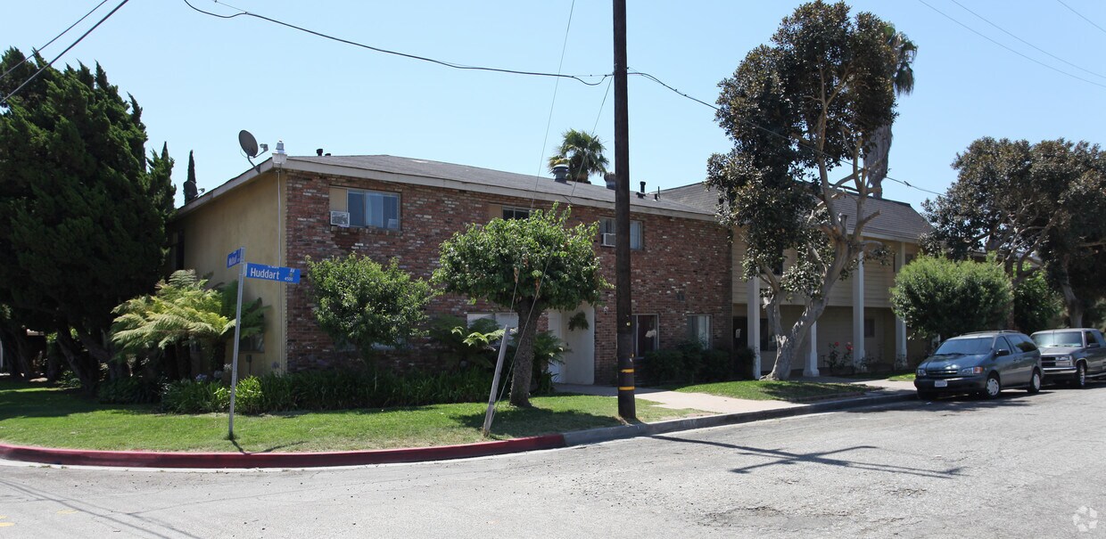 Primary Photo - 4550 Huddart Ave
