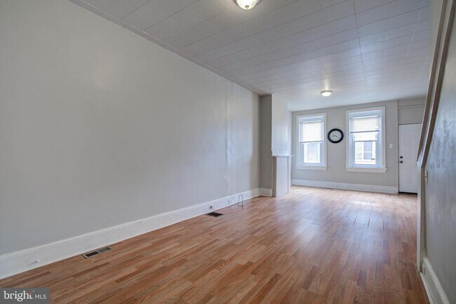 Foto del edificio - 2069 E Monmouth St