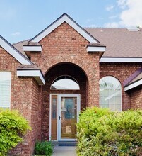 Building Photo - 8420 Ashton Pl NE