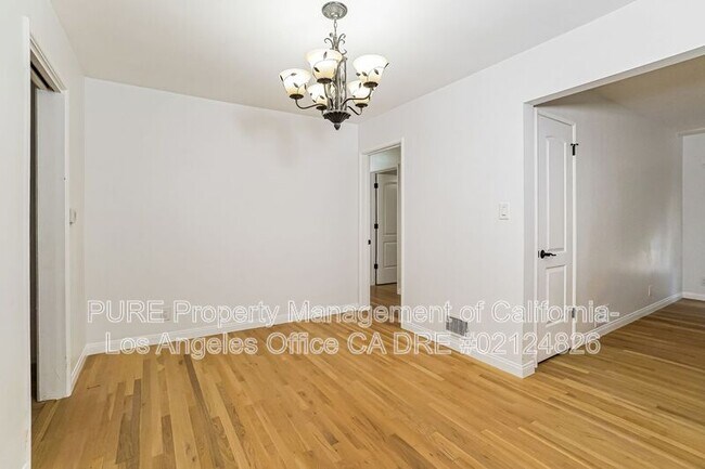 Foto del edificio - 215 N Western Ave