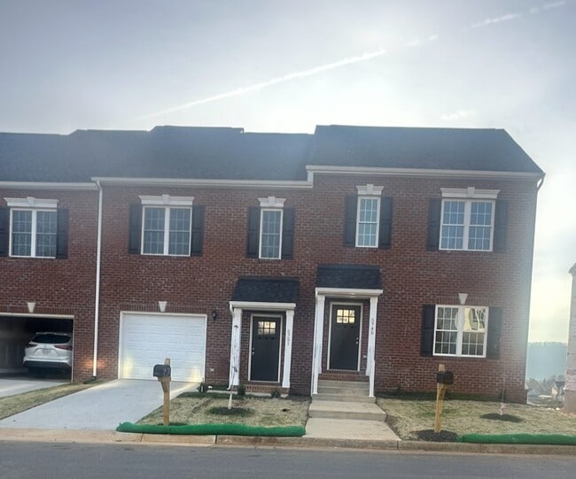 Building Photo - 5745 Huntridge Rd