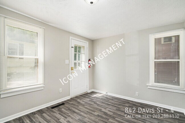 Foto del edificio - 842 Davis St