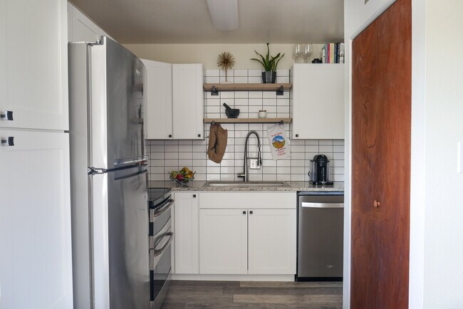 Cocina 1 - 6800 E Tennessee