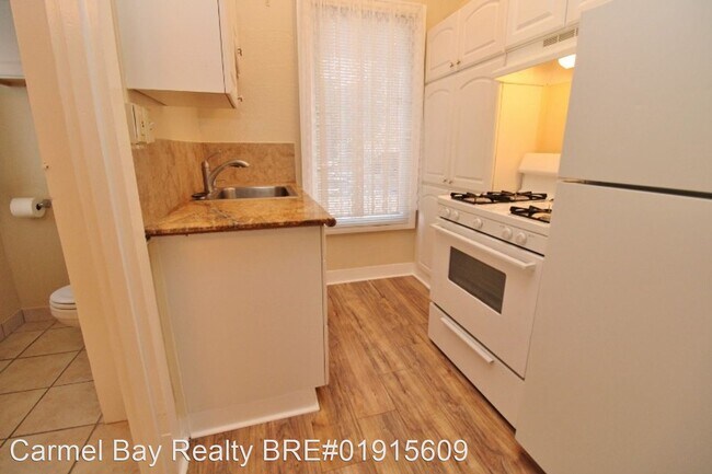 Building Photo - 767 Lighthouse Ave