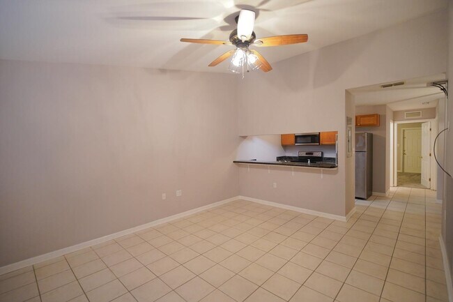 Foto del edificio - 2740 W Tharpe St