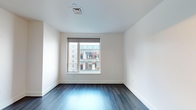 Interior Photo - 100 Pier 4