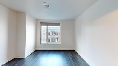 Interior Photo - 100 Pier 4