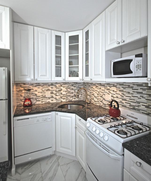 Foto del edificio - 302 E 40th St