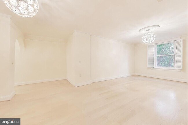 Foto del edificio - 2022 Columbia Rd NW