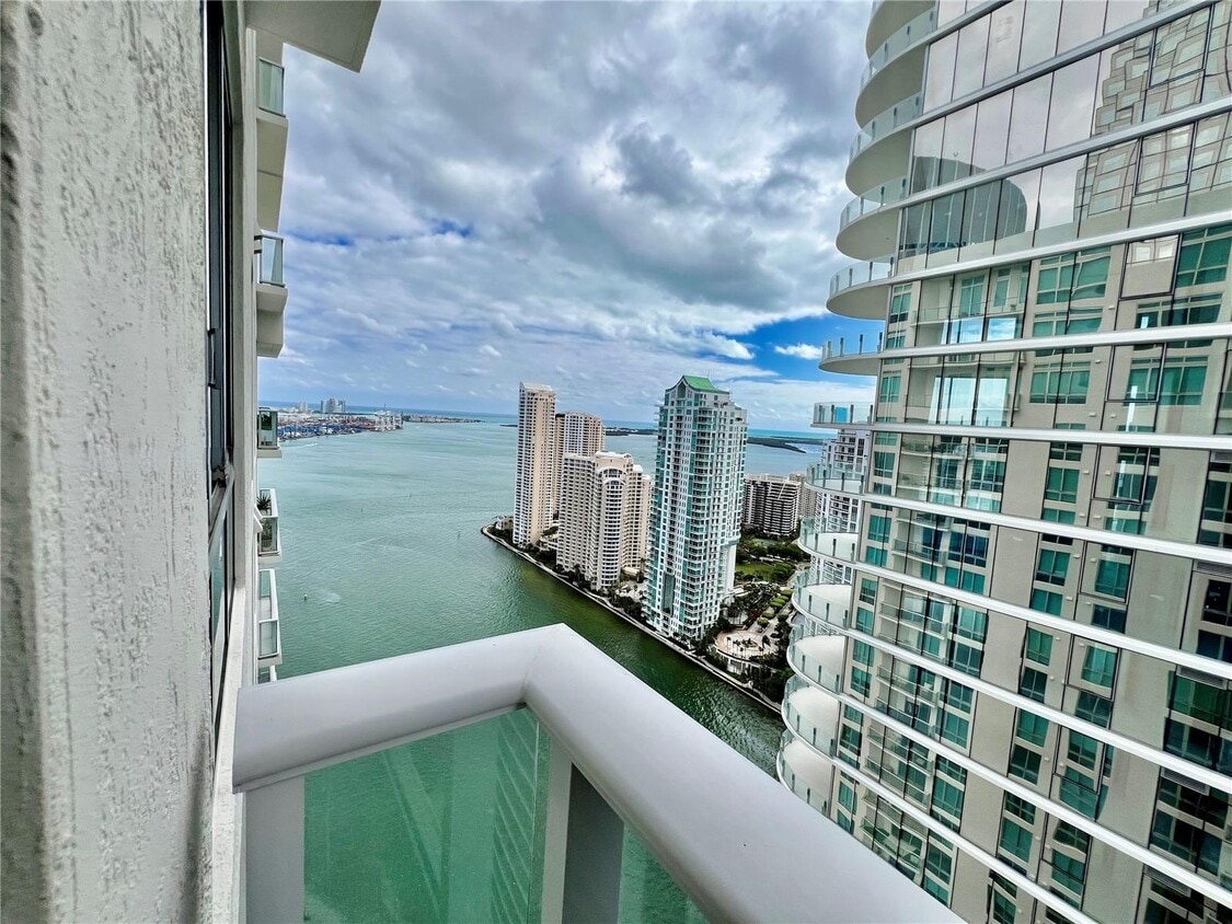 Primary Photo - 1800 N Bayshore Dr