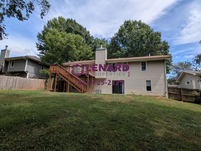Building Photo - Large 4 Bedroom Home