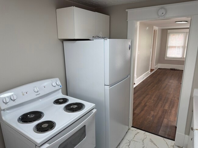 Foto del edificio - 422 W Main St