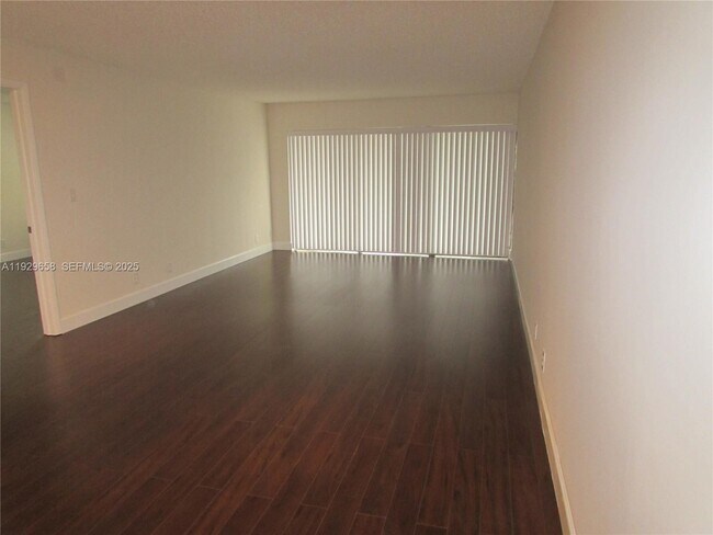 Foto del edificio - 200 Lakeview Dr