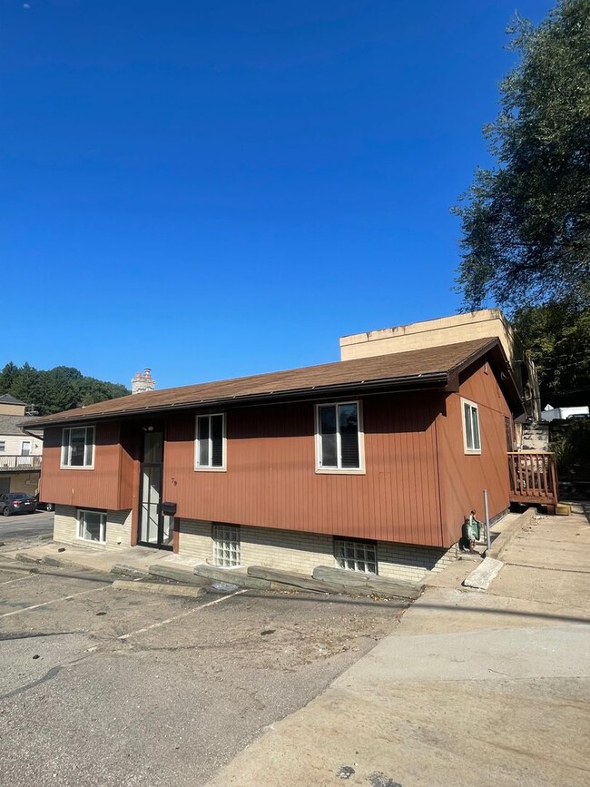 Building Photo - Renovated North Hills 3 Bed, 2 Bath House ...