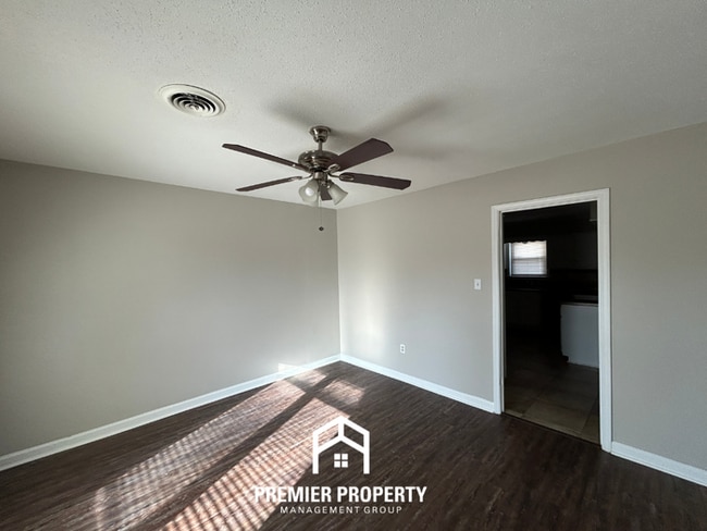 Photo - Spacious 3BR Southaven Home w/ Sunroom, Hardwood Floors & Fenced Yard & Near Schools