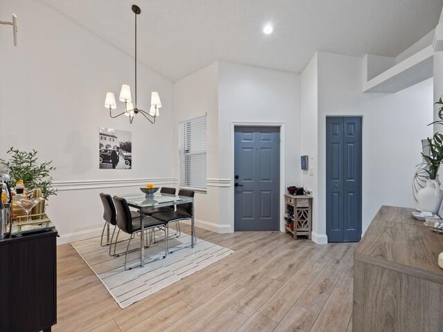 Foto del edificio - 279 E Coral Trace Cir