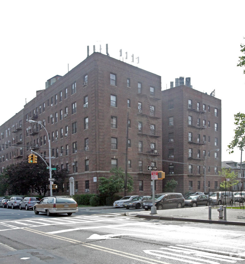 Primary Photo - 1037 51st St