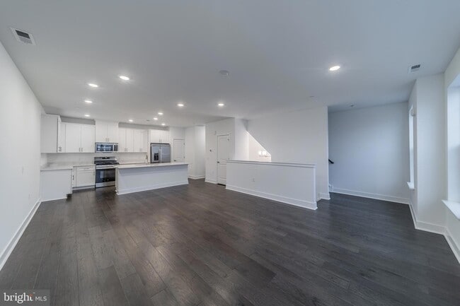 Building Photo - 135 Stoutsburg Blvd