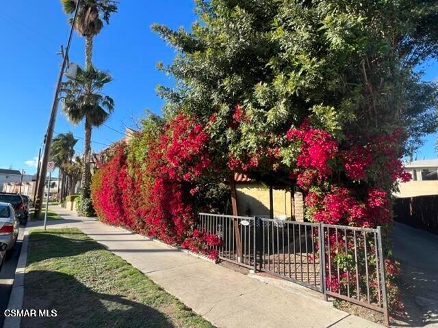 Foto principal - 18617 Clark St