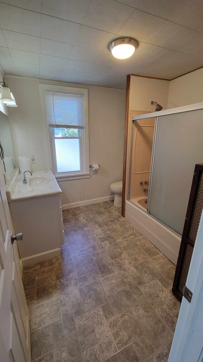 2913 Horseshoe Pike, Palmyra, PA 17078 Townhome Rentals in Palmyra PA