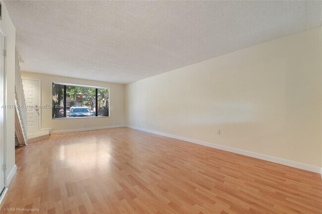 Building Photo - 10086 SW 77th Ct