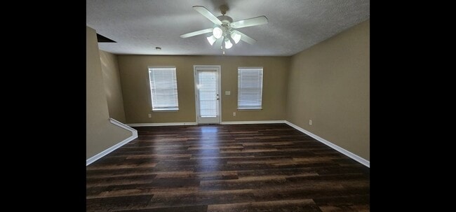 Building Photo - 4045 George Buchanan Dr