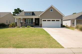 Building Photo - 203 Pastoral Ct