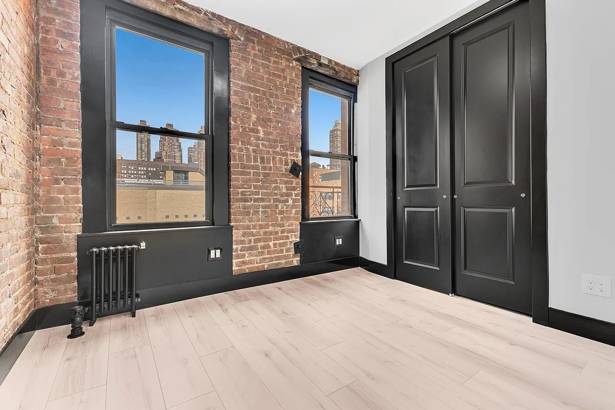 Building Photo - 438 W 52nd St
