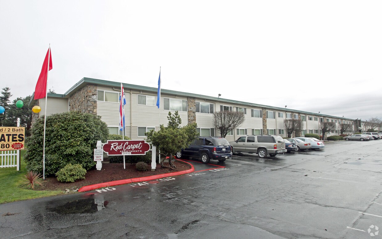 Foto del edificio - Red Carpet Apartments