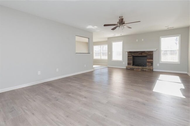 Building Photo - 107 Grandview Dr