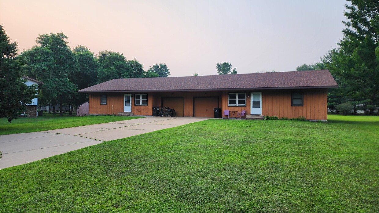 Exterior - Front - 2462 Wander Ct