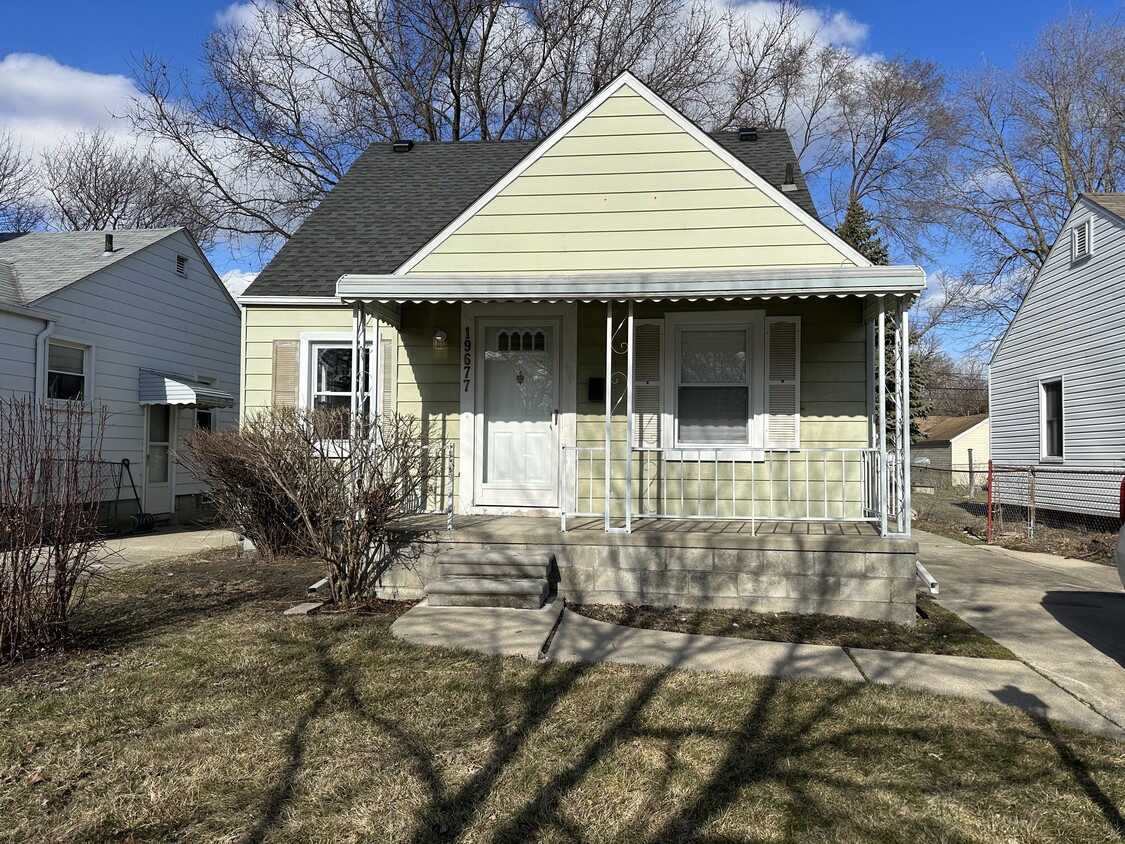 Primary Photo - 19677 Washtenaw St