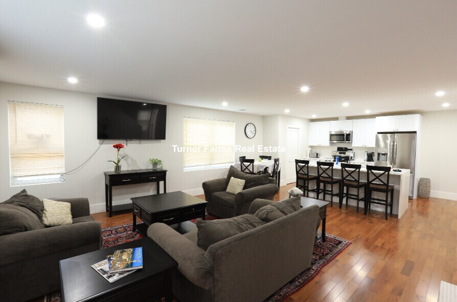 Foto principal - 290 Riverside Ave