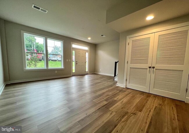 Building Photo - 126 Kinross Ln