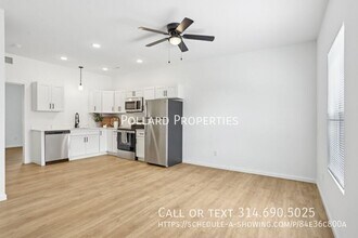 Building Photo - 1402 Parkview Dr