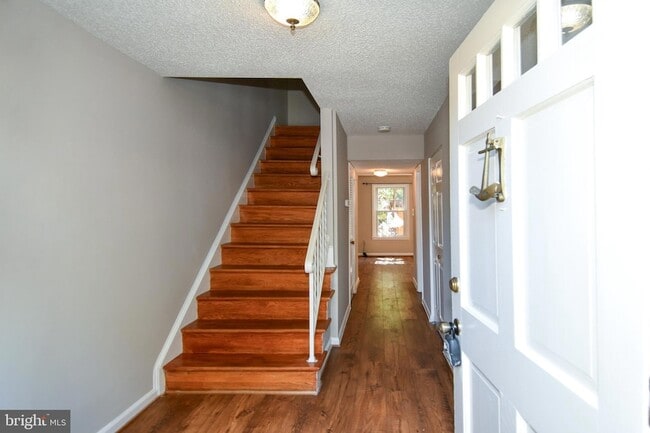 Building Photo - 9619 Nonquitt Dr