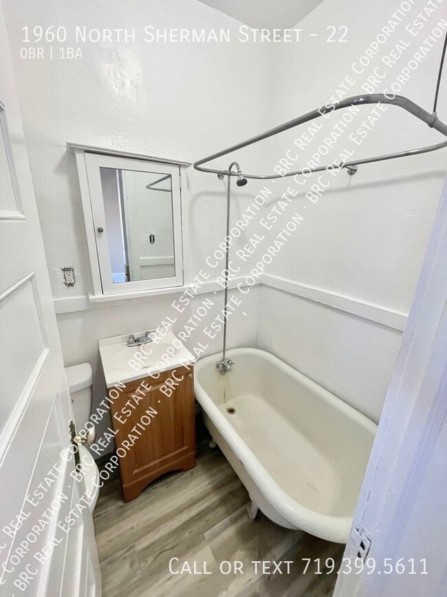 Building Photo - 1960 Sherman St