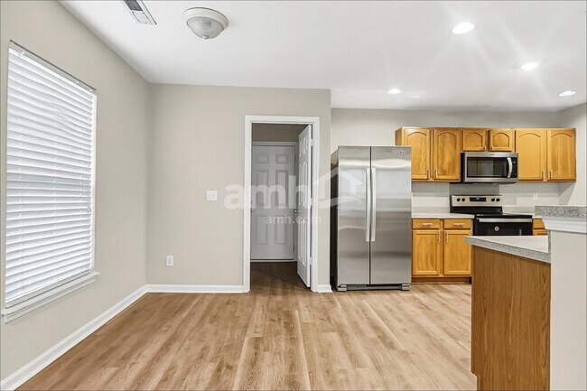 Foto del edificio - 5145 Torrey Ln
