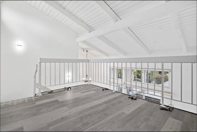 Foto del edificio - 4925 Indian Wood Rd