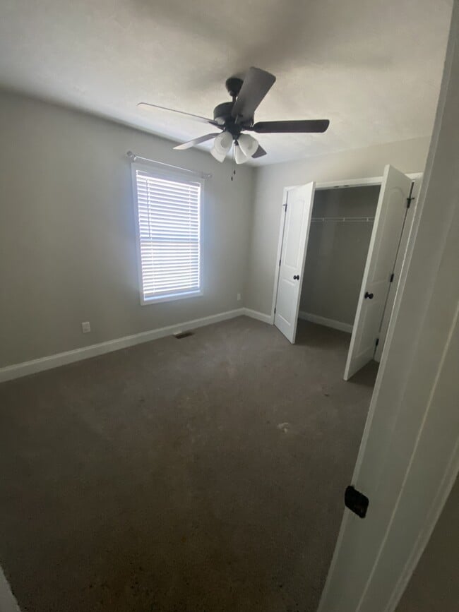 Foto del edificio - 485 Labrador Dr