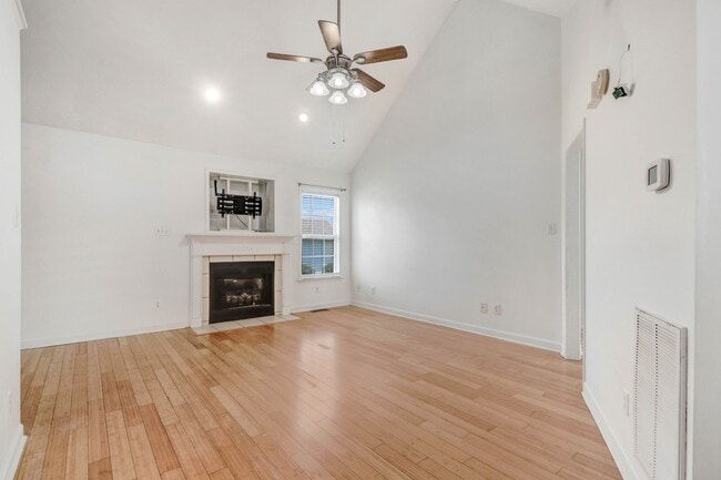 Building Photo - 205 Wingspread Dr