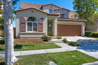 5216 Topsail Dr